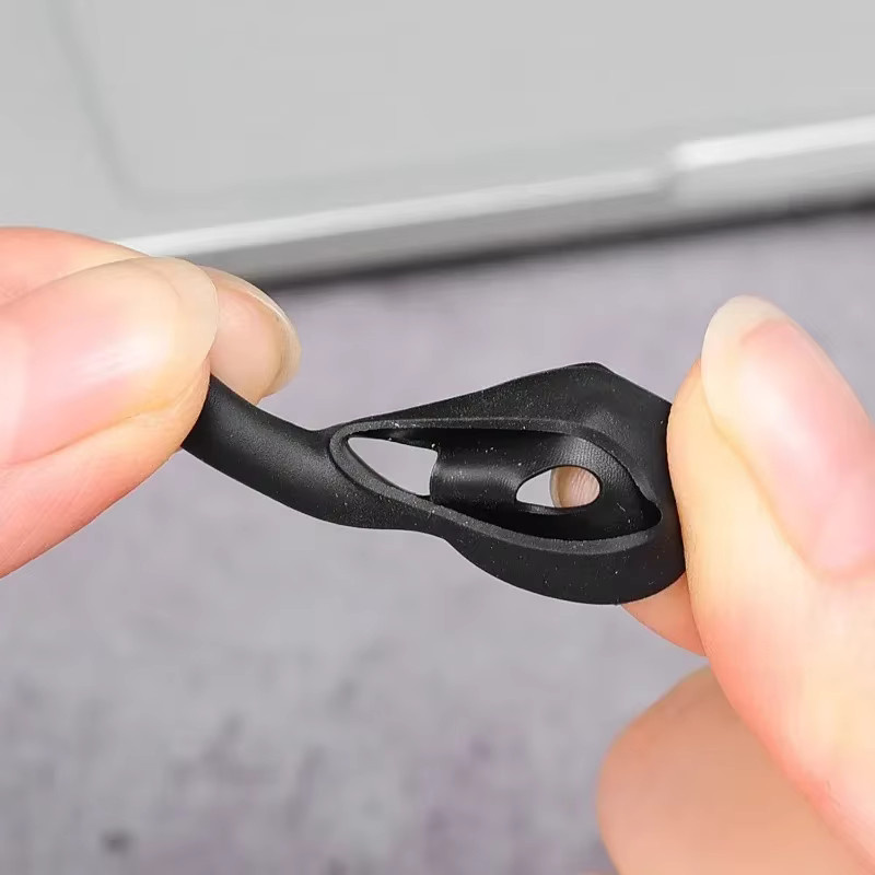 Silikon Ersatz-Ohrstöpsel und Anti-Verlust-Ohrbügel-Abdeckung für Apple AirPods 4 in Schwarz - Bild 5