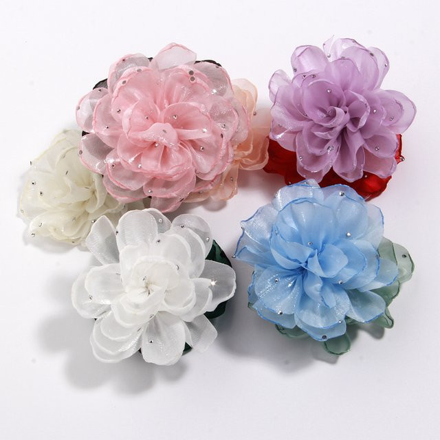 10 Stück weiße 3D Chiffon-Blumen mit verbrannten Kanten als DIY Nähapplikationen, Durchmesser: 6 cm - Bild 1
