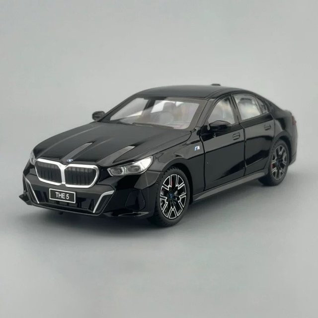 RMZ city 530LI M3 Automodell Spielzeug, 5er Set, Maßstab 1:24, mit Musik und Licht, Blau, Metall - Bild 1