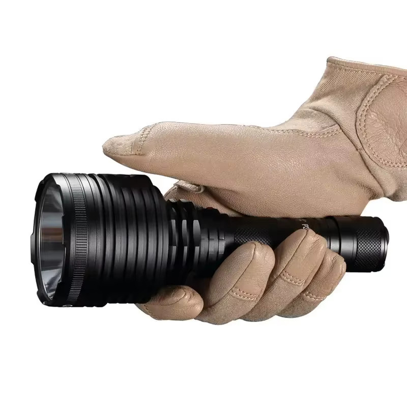 Convoy wiederaufladbare LED-Taschenlampe in Schwarz mit 2000 lm und 21700-Akku - Bild 4