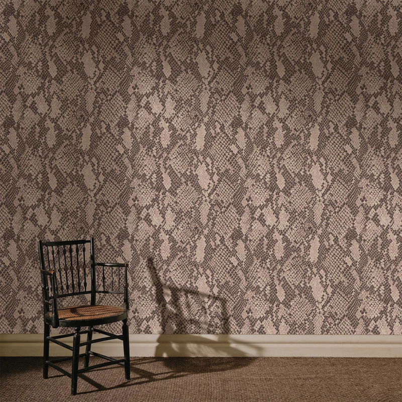 House of Hackney Tapete Cobra in Earth Brown mit Animal Print im Boho-Stil - Bild 2