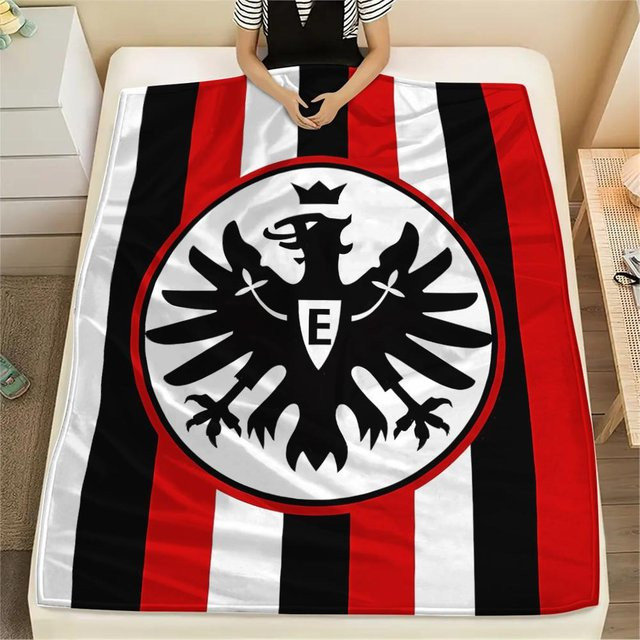 Flanell-Fußball-Decke Frankfurt in Schwarz von Xiangyinghao, B/B: 80 x 120 cm - Bild 1