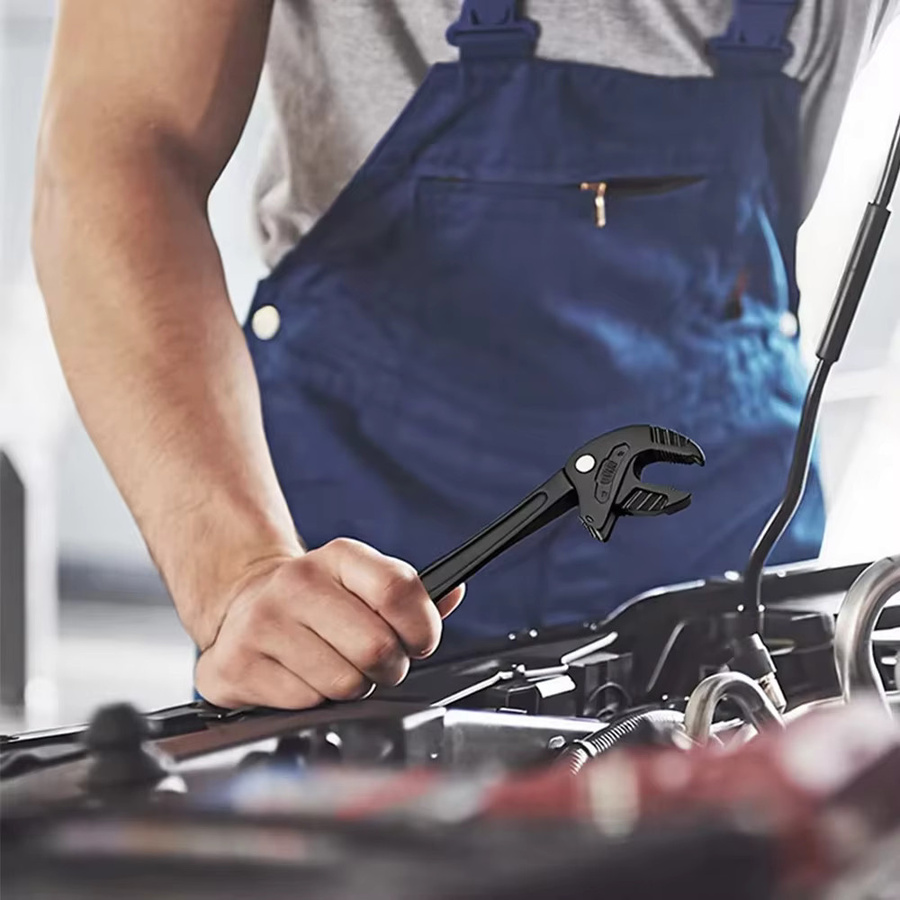 Industrieller Krabbenkrallenschlüssel in Schwarz – Verstellbarer Ratschenschlüssel mit breiter Backe für Automobilreparatur und Sanitärinstallation - Bild 4