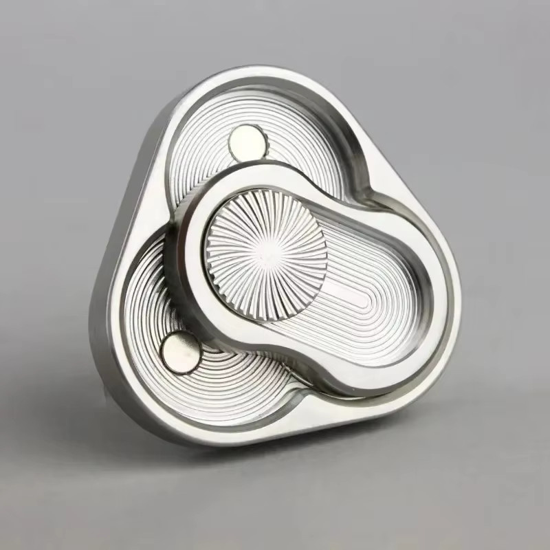 Soulbao Dreieck Magnetischer Fidget Slider aus Metall in Silber als EDC Anti-Stress Spielzeug zur Entspannung - Bild 2
