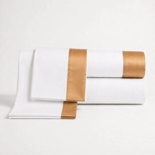 The White Stone Bettwäsche-Set aus 100% Baumwolle in Mako-Satin mit Satin-Bordüre, Farben: Weiß und Beige - Bild 1