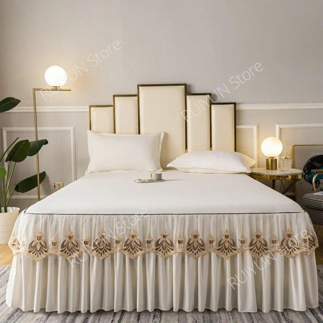 Bettrock mit Spitze, Rüschen und Stickereien von Your Warm Home in Weiß, B/T: 120 x 200 cm - Bild 1