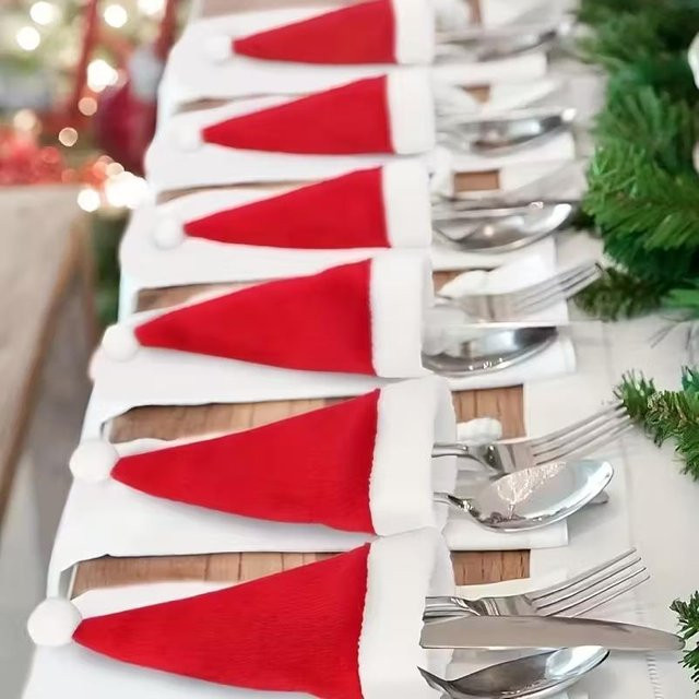 ZQNYCY Mini Weihnachtsmützen Besteckhalter für Gabel und Messer, rote Tischdekoration für Weihnachten und Silvester - Bild 1