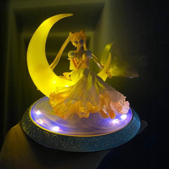 Discover Intime Sailor Moon Actionfigur, Nachtlampe, ab 14 Jahren - Bild 1