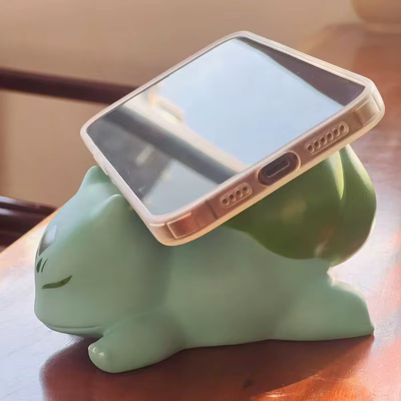 Potdemiel Bulbasaur Handyhalterung und Tablet-Ständer in Grün als niedlicher Cartoon Lazy Bracket Ständer - Bild 2