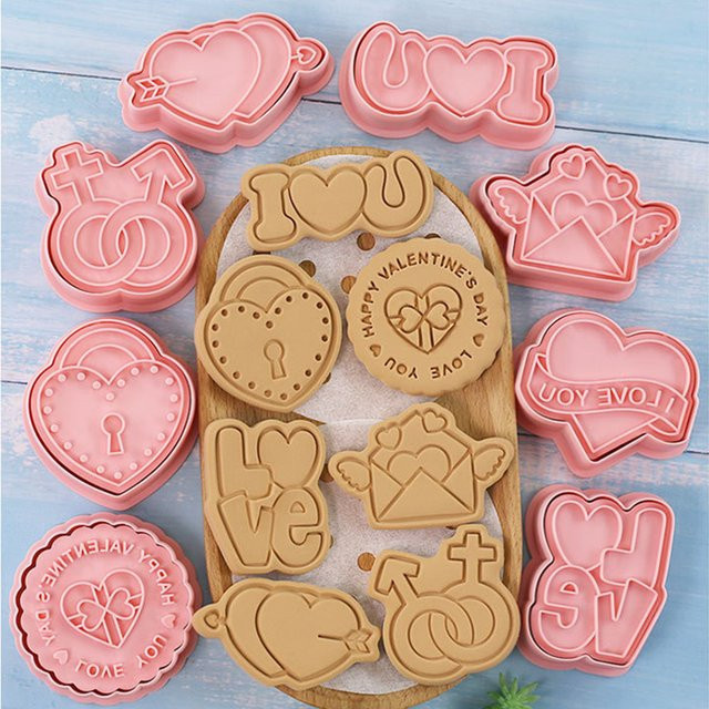 8er Set Herz-Ausstechformen aus Kunststoff in Pink für Valentinstag und besondere Anlässe - Bild 1
