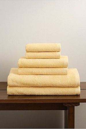DARCY Handtuch-Set 6er-Pack aus Baumwolle in Gelb, bestehend aus Duschtüchern und Handtüchern, flauschiges Frottier