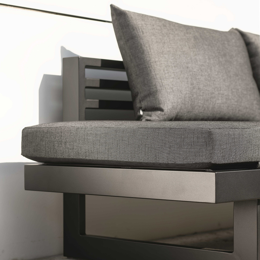 Stern New Holly Lounge Bank Liege aus Aluminium in Schwarz Matt mit seidenschwarzer Polyacryl-Auflage - Bild 3
