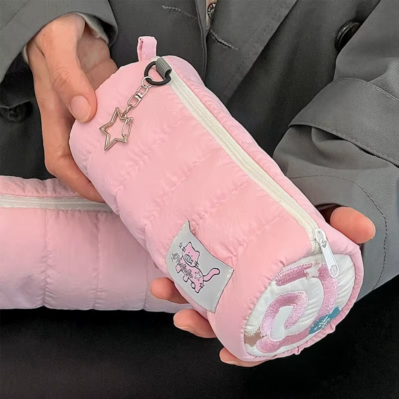 Rosa Feder-Mäppchen im Kawaii-Design als weiche Stifteaufbewahrung und Kosmetikbeutel mit großem Fassungsvermögen - Bild 3