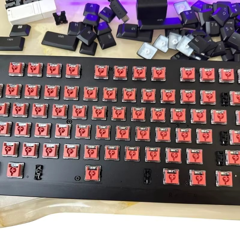 Razer DeathStalker V2 Optische Low-Profile-Tastatur in Purple - Bild 3