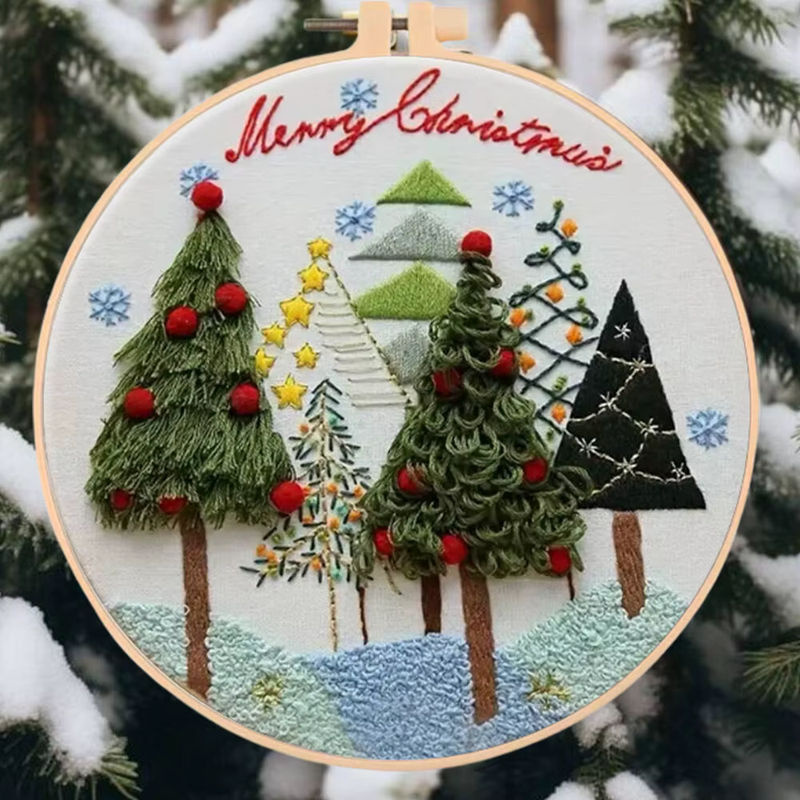 Handgefertigtes Stickset Kiefern-Schneemann-Landschaft in Mehrfarbig für dein kreatives Weihnachts-Hobby - Bild 3