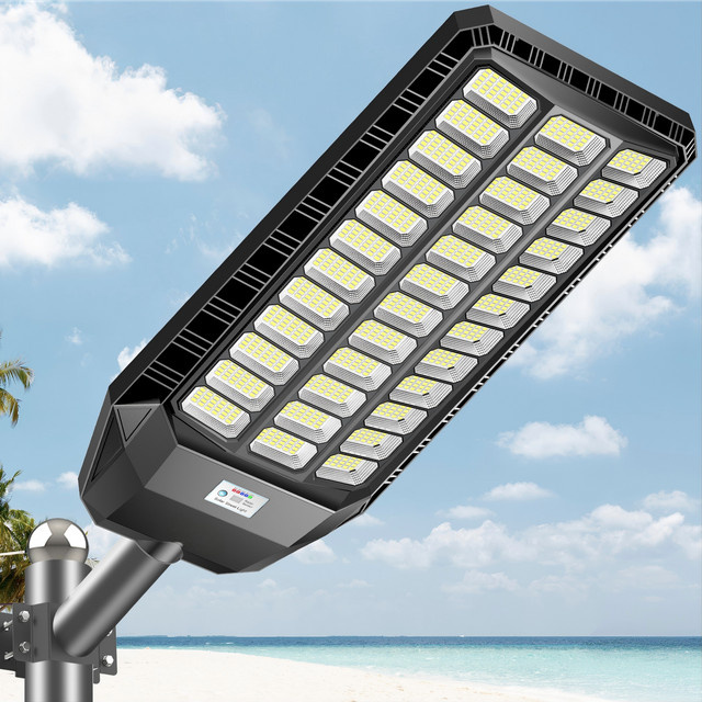 Adewalk Solar-LED-Straßenleuchte in Schwarz mit Bewegungssensor und Fernbedienung, IP67 wasserdichte Außenleuchte für Garten und Hof - Bild 1