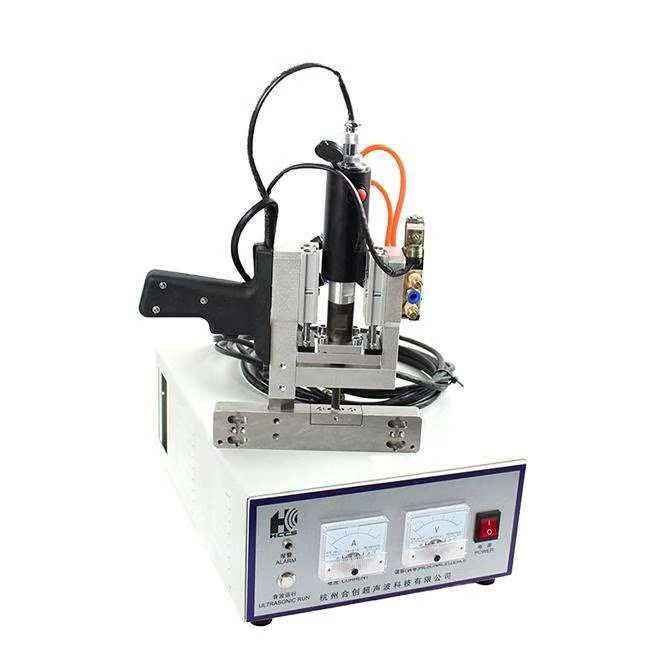 Automatisches digitales CNC-Oszillermesser für Stoffe und Textilien in Weiß aus Metall - Bild 1