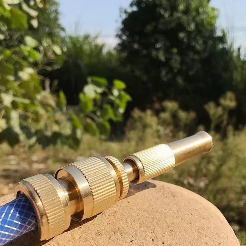 Hochdruck-Wasserpistole mit verstellbarer Messingdüse in Gold für Autowäsche, Gartenbewässerung und Terrassenreinigung - Bild 1