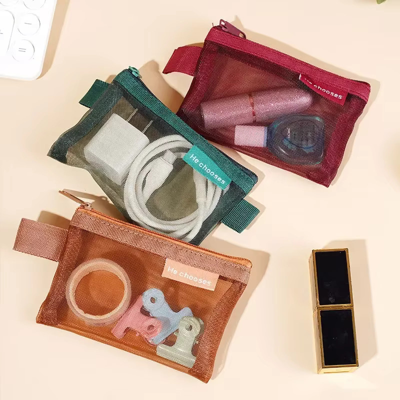 Quadratische Nylon-Mesh Münztüte als Organizer für Lippenstift, Schlüssel und Kopfhörer - Bild 3