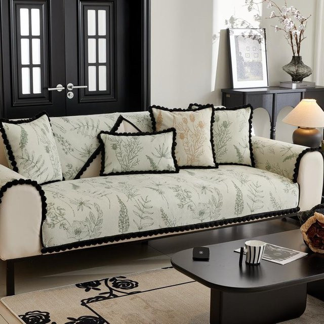 Retro-Sofabezug aus Jacquard mit Chenille-Spitzenkante in Beige, rutschfester Couchbezug für das Wohnzimmer, B/H: 70 x 70 cm - Bild 1