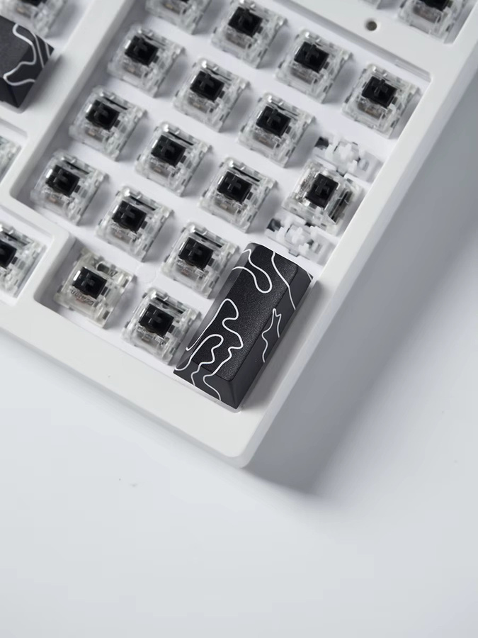 Venit Keys Black Line Keycap Set aus PBT in Cherry Profile mit Dye-Sub-Verfahren für mechanische Tastaturen, 4 Stück in Schwarz - Bild 2
