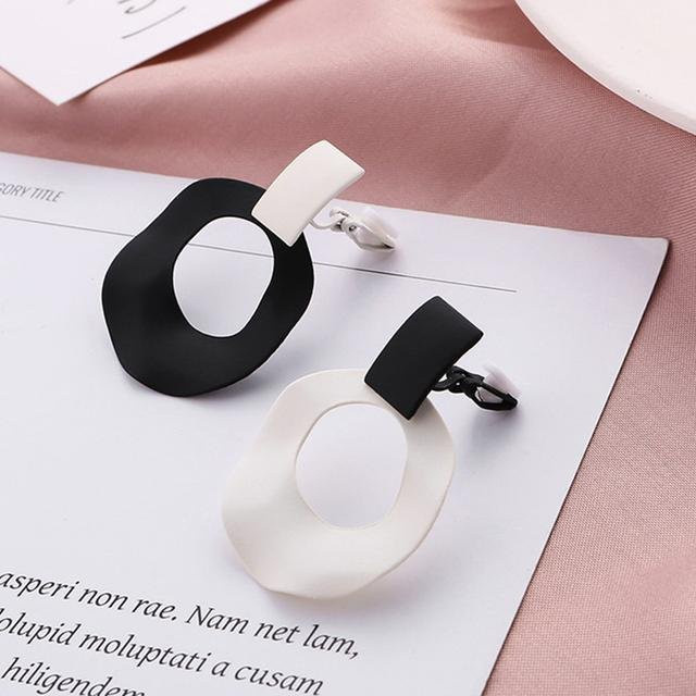 Wucifang Jewelry Clip-Ohrringe, Schwarz Weiß, Damen - Bild 1