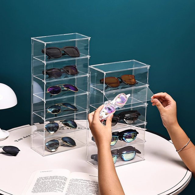 Transparenter Sonnenbrillen-Organizer aus Acryl als Brillenetui und Brillenhalter für Damen und Herren - Bild 1