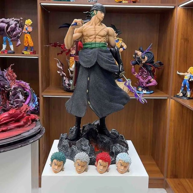 Bandai One Piece Roronoa Zoro Modellfigur, 50 cm, 5 austauschbare Köpfe - Bild 1