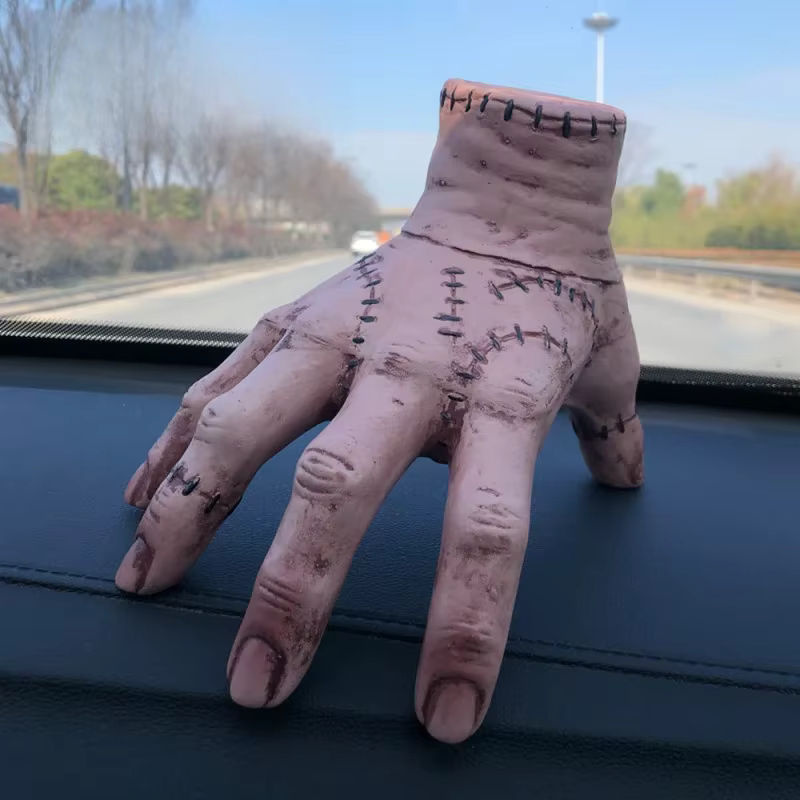 Halloween Horror Requisiten Adams Family Gebrochene Hand aus Latex und Kunstharz als Deko-Statue in Grau und Mehrfarbig - Bild 6