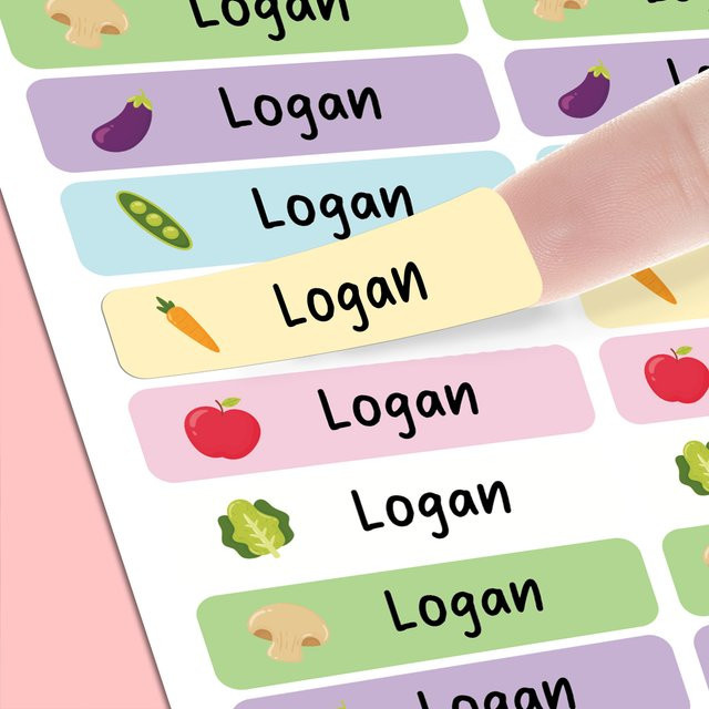 Personalisierbare und wasserdichte Namensschilder für Kinder in Mehrfarben als selbstklebende Etiketten für Kindergarten und Schule - Bild 1