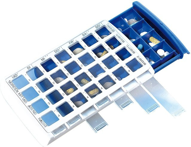 Tablettenbox für 7 Tage mit 4 Fächern pro Tag in Blau und Weiß von Moderne Hausfrau - Bild 1