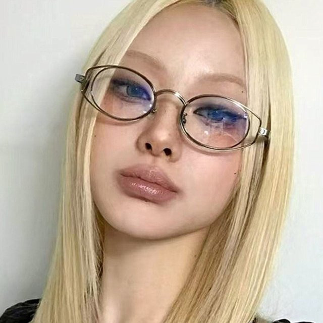 Glazzy Retro Brille für Erwachsene in Silber mit Anti-Blaulicht-Schutz und ovalem Metallgestell - Bild 1