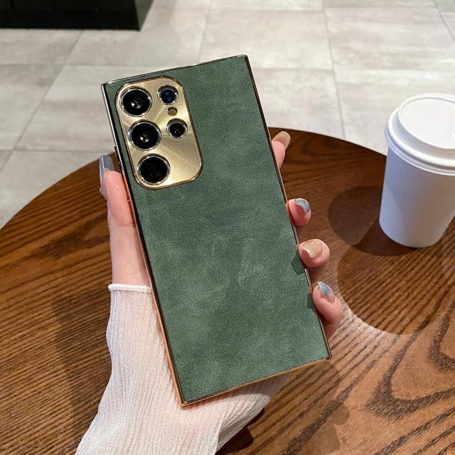Stoßfeste Handyhülle aus mattem Wildleder-Schafsleder für Samsung Galaxy S25 S24 S23 Ultra Plus mit galvanisiertem Metall-Linsenrahmen in Grün - Bild 1