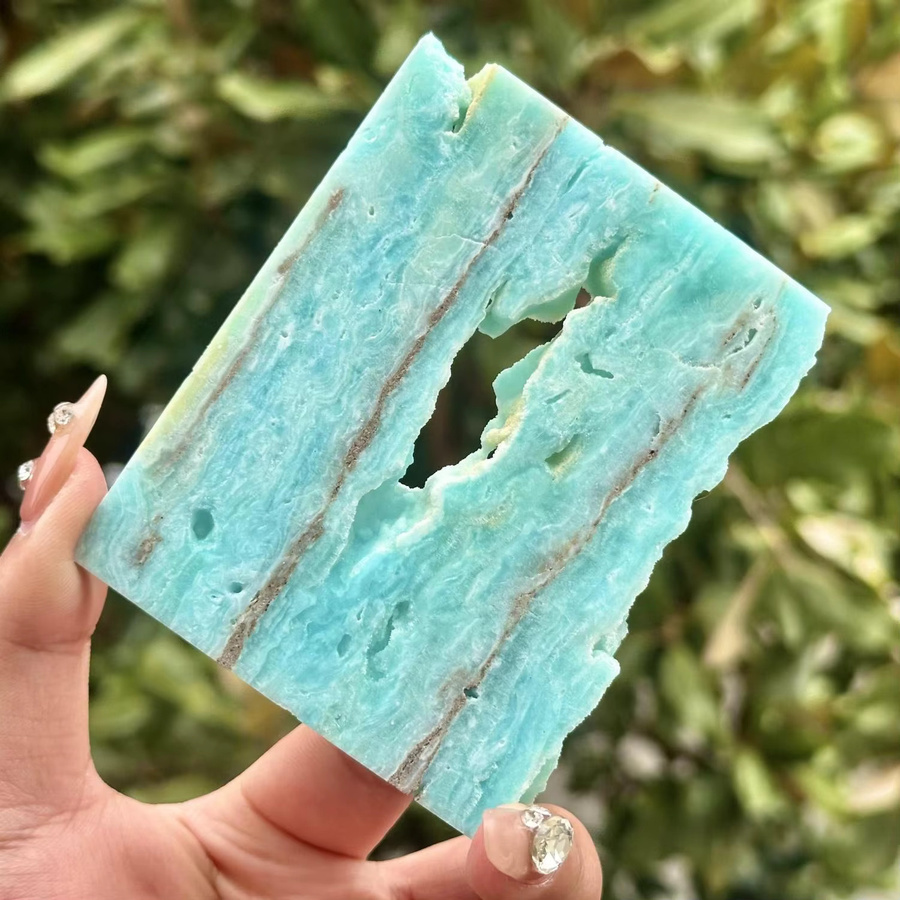 CrystalHola Hemimorphit-Kristallscheibe in Blau-Weiß mit marmoriertem Muster als natürliche Mineralprobe im Boho-Stil - Bild 2