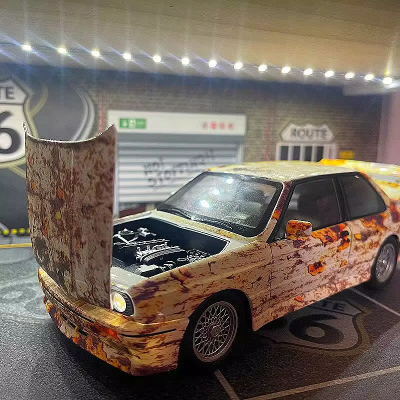 MAKEDA 1988 M3 E30 Rostbeschädigte Version, Sportwagen Modell, 1:24, Metall, mit Licht und Sound - Bild 3