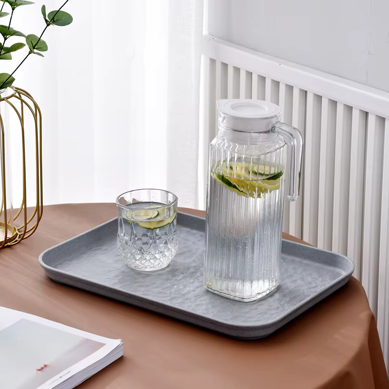 YOCITY Wasserkrug aus Kunststoff mit Streifenmuster, 1,1 l, Transparent/Grau - Bild 3