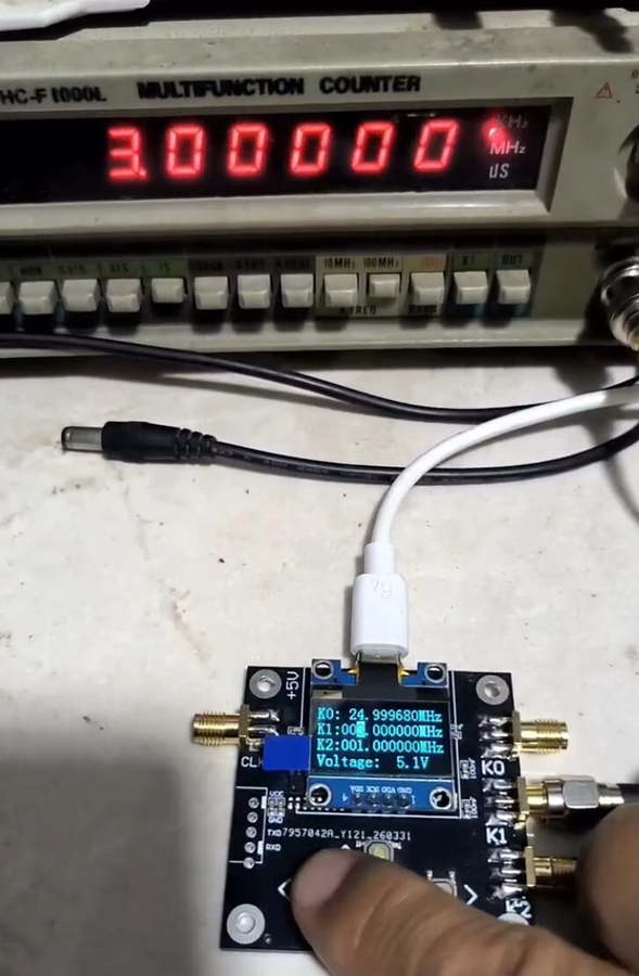 DykbRadio SI5351 Programmierbarer Taktgenerator als HF-Signalquelle für Amateurfunk und GPSDO, 2,5kHz-200MHz, Schwarz - Bild 3
