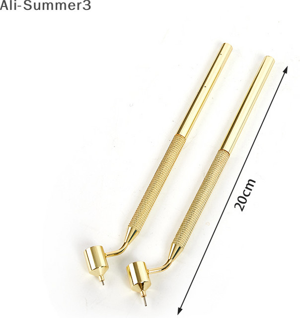 Feiner Lackstift Applikator in Gold für die präzise Reparatur von Auto-Kratzern und Lackausbesserungen - Bild 1