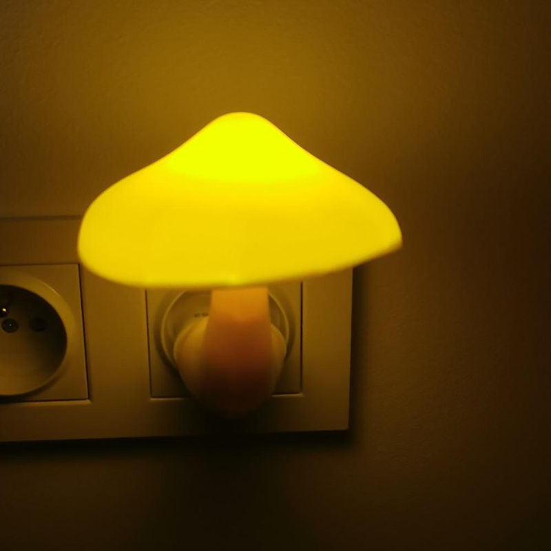 Happy6 LED Pilz-Nachtlicht Wandleuchte in Gelb mit Dämmerungssensor und warmweißem Licht - Bild 2