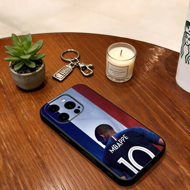 Kylian Mbappe Handyhülle aus weichem Silikon für Apple iPhone 17, 16, 15, 14, 13, 12, 11 in Schwarz und Multicolour - Bild 1