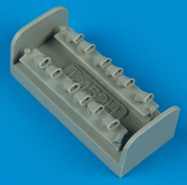 Dragon Italeri Focke-Wulf Fw Ta 152 H - Exhausts - Bild 1