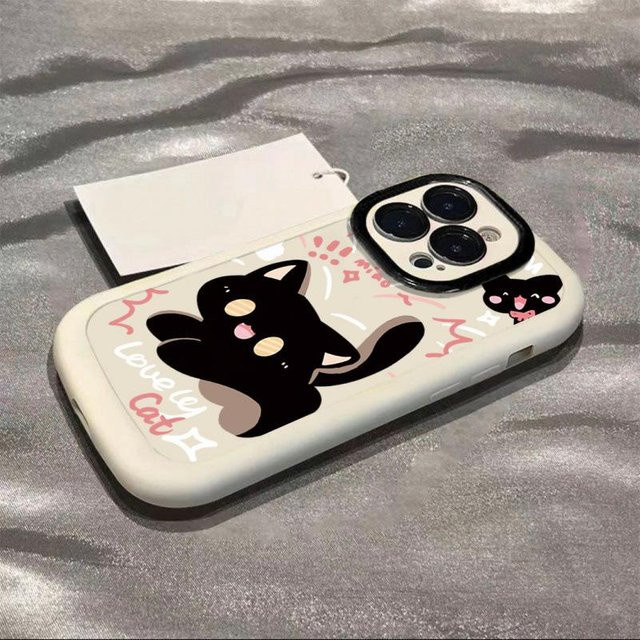 Sturzsichere iPhone Handyhülle mit Ängstliches Kätzchen Motiv in Weiß für Apple iPhone 16, 15, 14 Plus, 13, 12 Mini und 6 - Bild 1