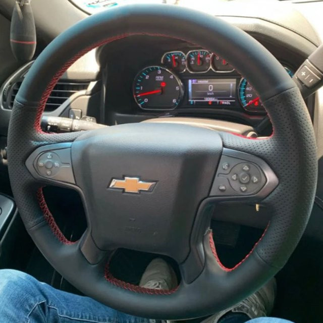 Handgenähter Echtleder-Lenkradbezug in Schwarz für Chevrolet Silverado 1500 LD 2500 3500 4500HD 5500 6500 und Suburban - Bild 1