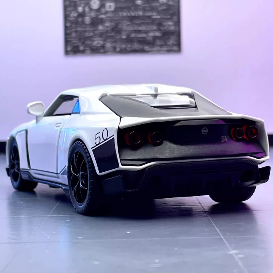 niaasn GTR 50 Sportwagen, Modell, 1:32, Metall, mit Sound & Licht - Bild 2