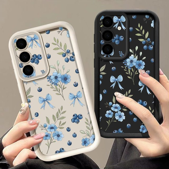 Samsung Handyhülle mit Blumen-Blaubeer-Muster in Blau und Multicolour, weiche TPU Schutzhülle für Galaxy S25 Ultra, S24 Ultra, S23 Ultra, S25 Edge, S24, S23 FE und S22 Plus - Bild 1