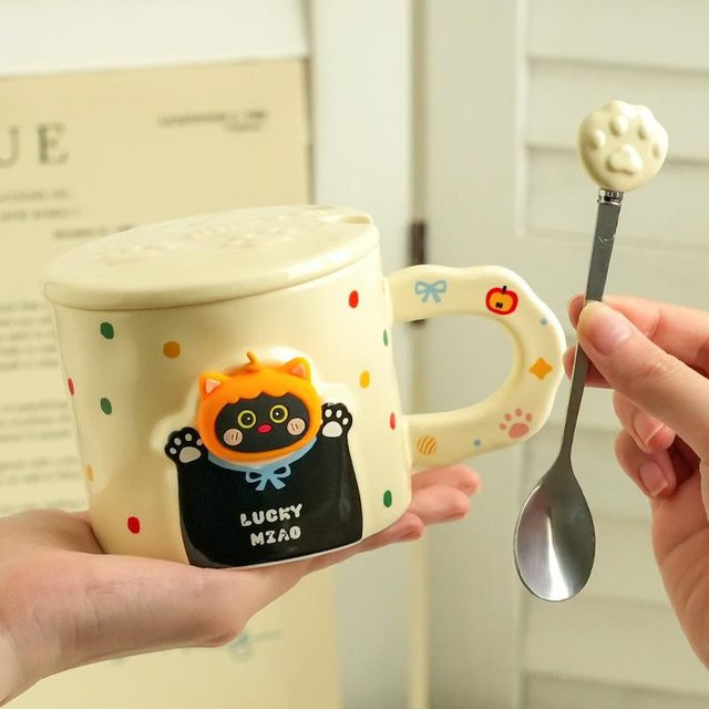 Keramiktasse mit Katze-Motiv und Deckel von Yiran toy 1 in Rot, Pink, Gelb oder Weiß, 450 ml - Bild 1