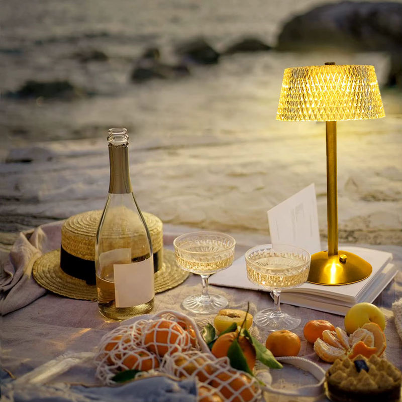 Claeted Kristall Tischlampe Diamant Retro mit LED und USB-Anschluss, transparent/gold, Touch-Funktion für Schlafzimmer, Hotel und Büro - Bild 3