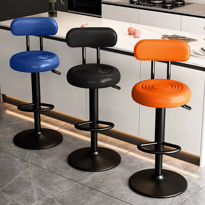Moderner drehbarer Barstuhl im nordischen Design von DUTRIEUX mit Metallgestell in Matt-Optik - Bild 2