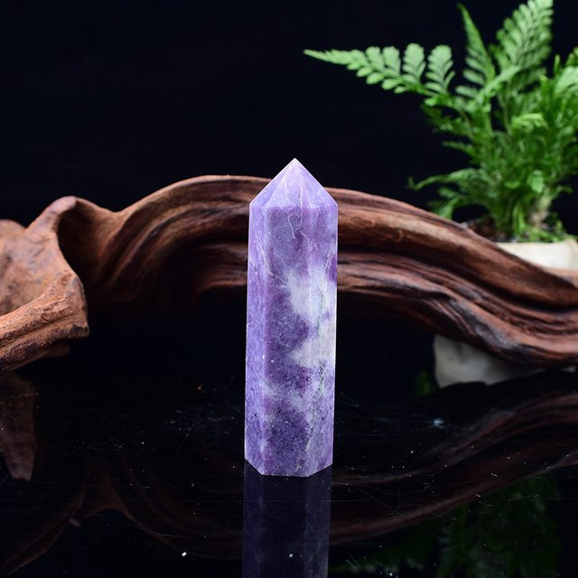 RYCRYSTAL Polierter Lapidolit Obelisk aus lila Quarz, sechseckiger Kristallturm zur Dekoration und Punktheilung, Farbe: Lila - Bild 1