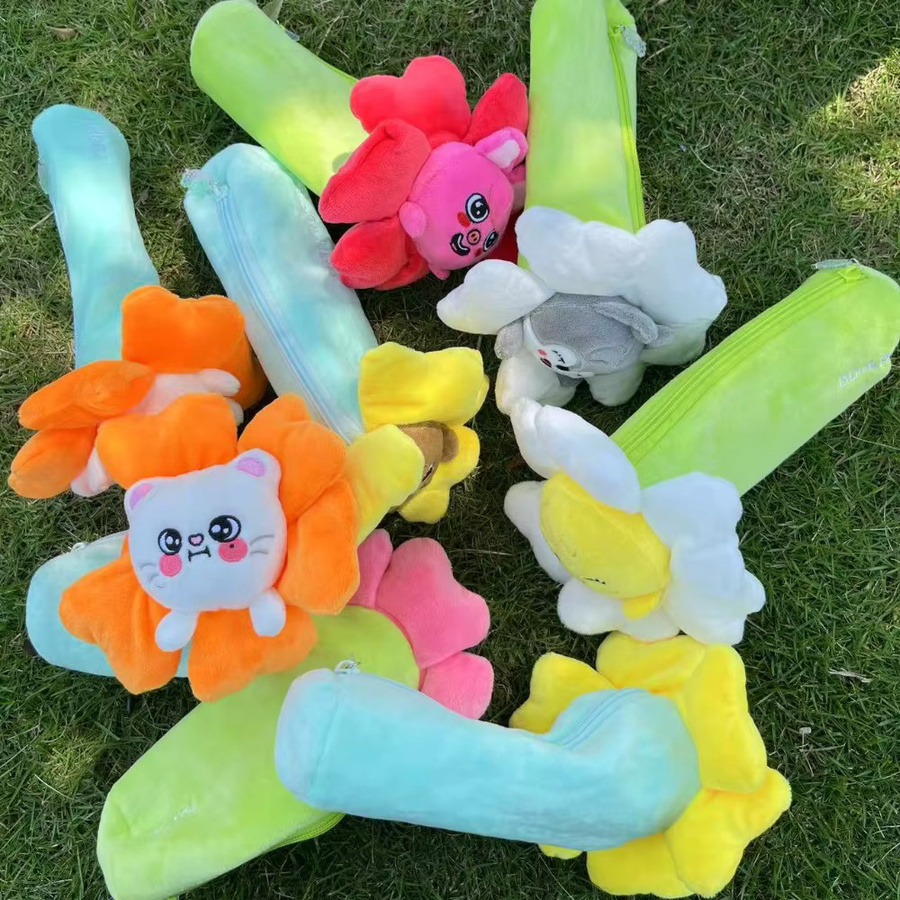 SKZOO Stray Kids Federmäppchen in Blumenform als niedliches Schreibwaren-Etui für Fans, Mehrfarbig - Bild 2